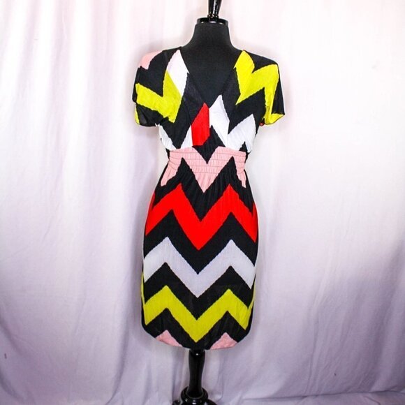 Romantic Sini Dress Chevron Stripe Print V Neck Size M - Picture 3 of 3